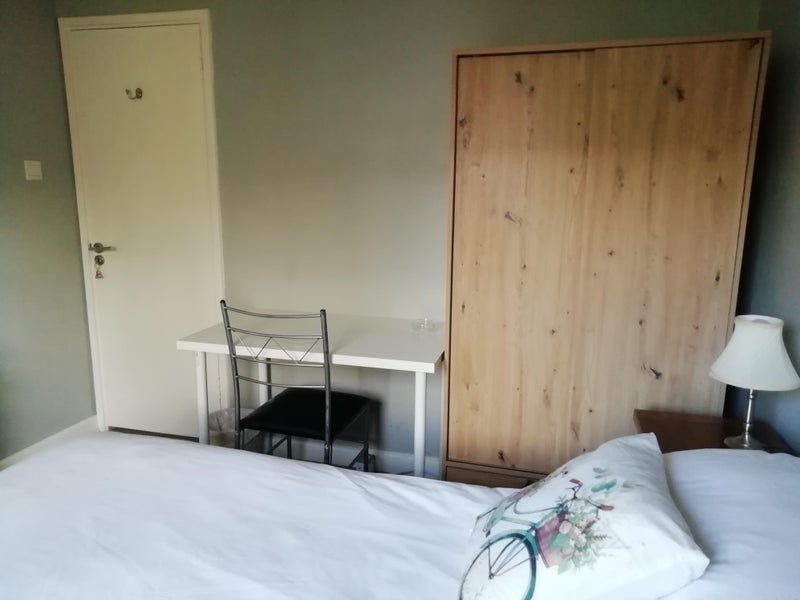 Room Sirdar Road in Greater London