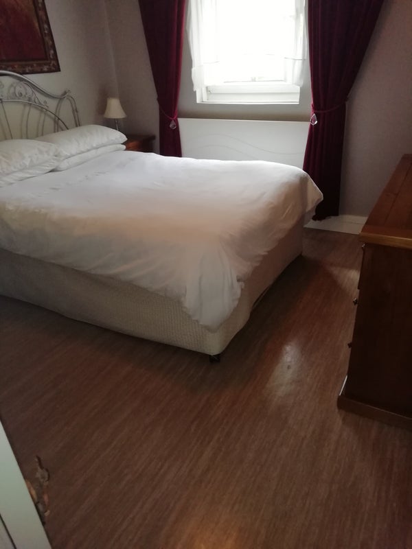 Room Sirdar Road in Greater London