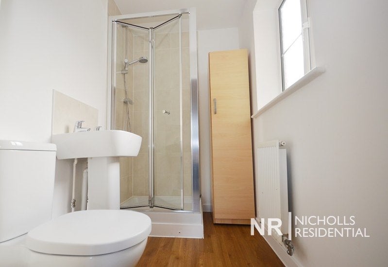 Flat Winter Close in Epsom and Ewell