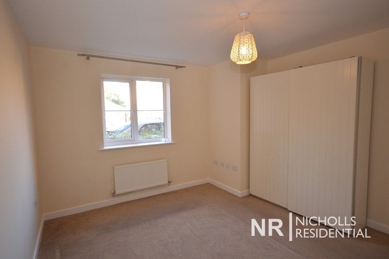 Flat Winter Close in Epsom and Ewell