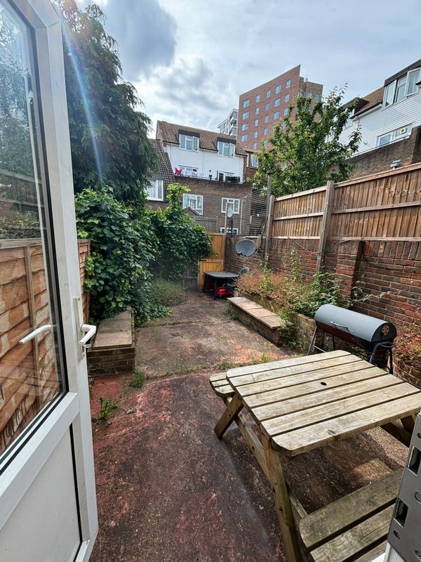 Room Fawcett Close in Greater London