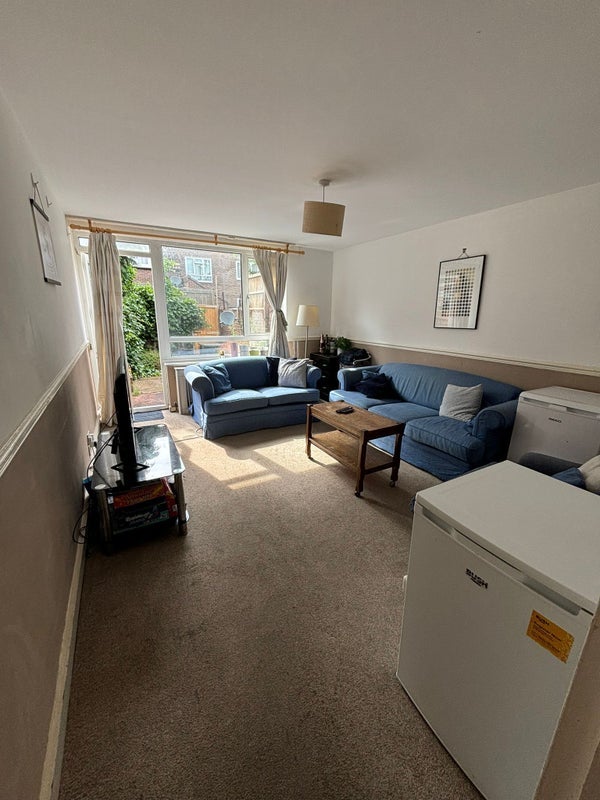 Room Fawcett Close in Greater London