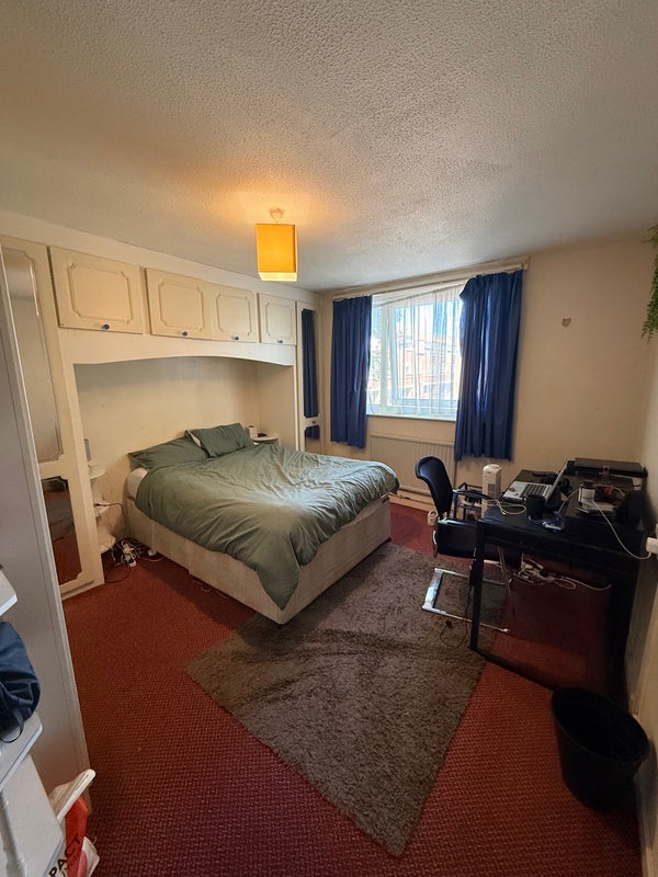 Room Fawcett Close in Greater London