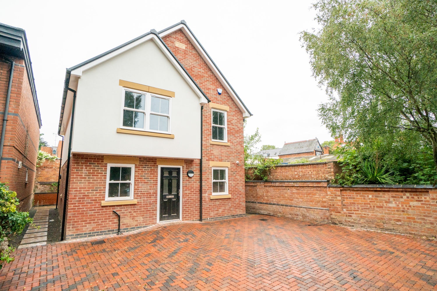 Flat St James Road in Leicester