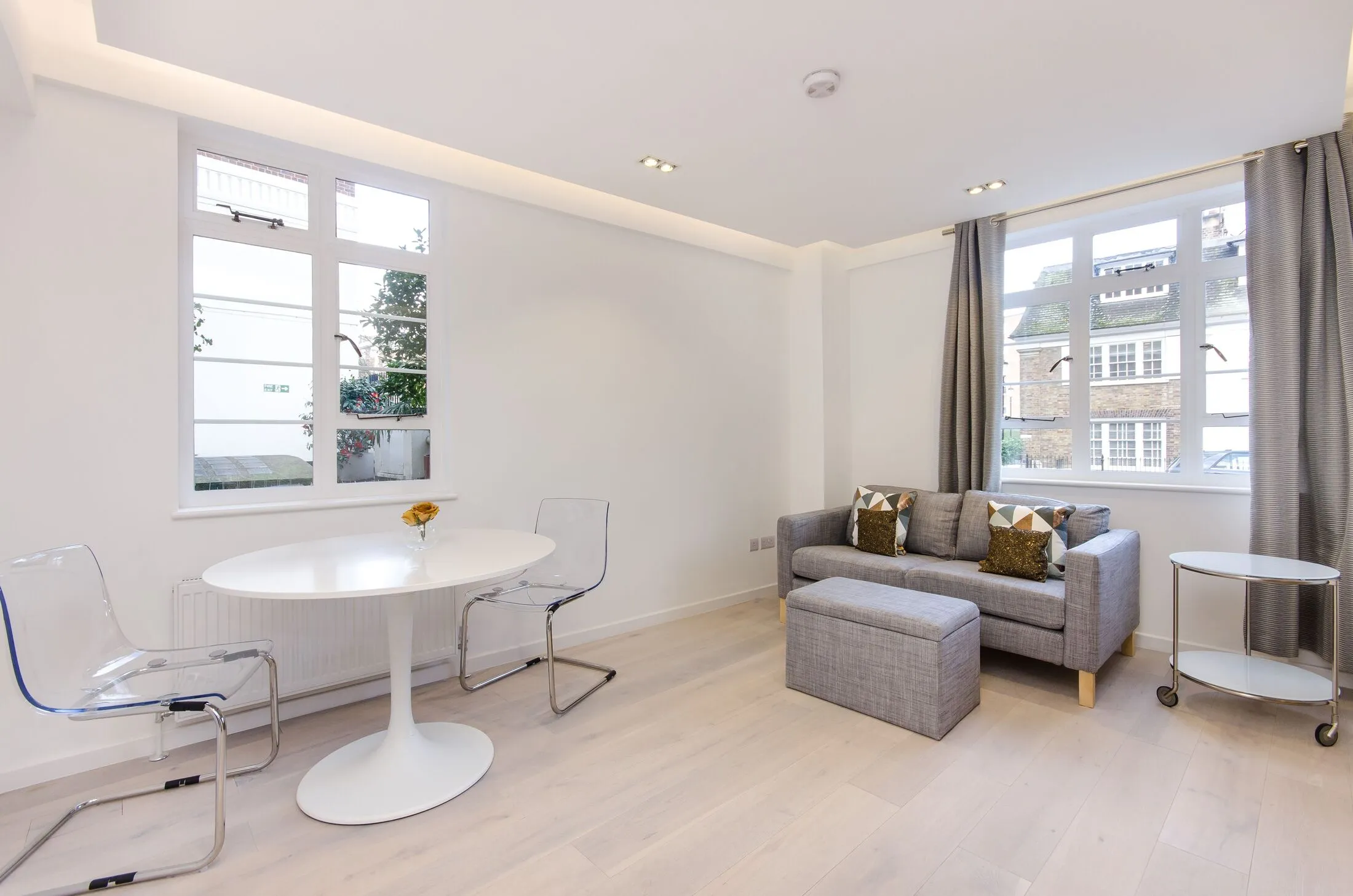 Flat Sloane Avenue in Greater London