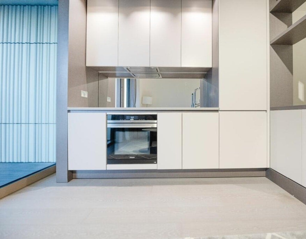 Flat Park Drive in Greater London