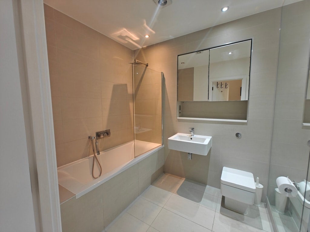Room Blair Street in Greater London