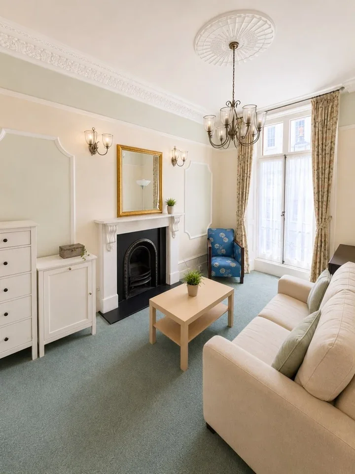 Flat St George's Drive in City of Westminster