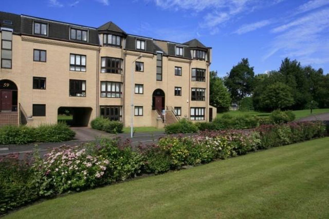 Flat Hughenden Lane in Glasgow