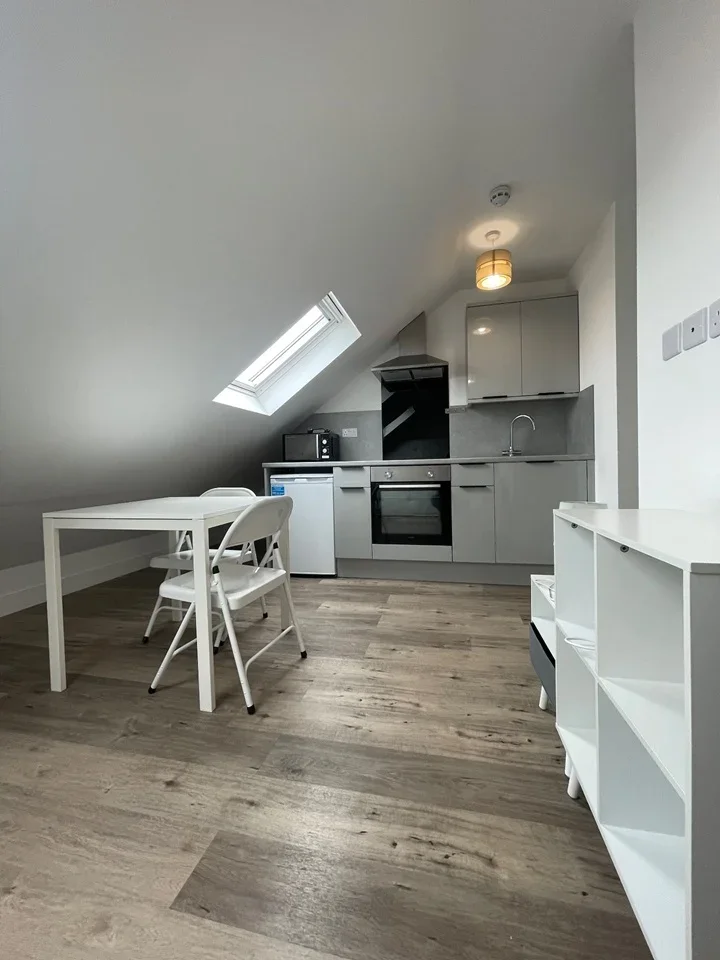 Flat Grenoble Gardens in Greater London