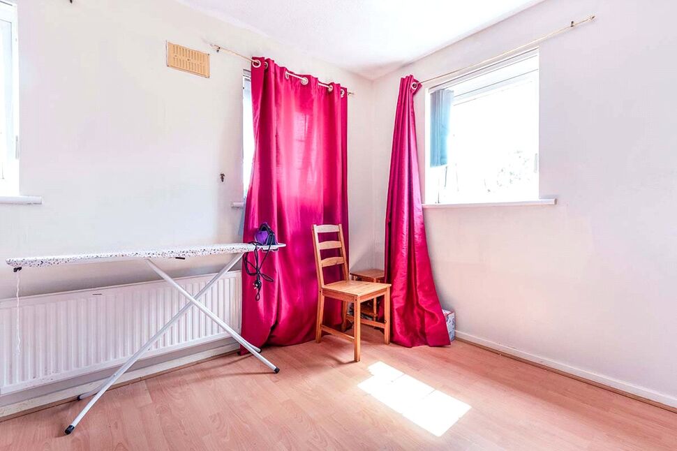 House Beanley Close in Luton