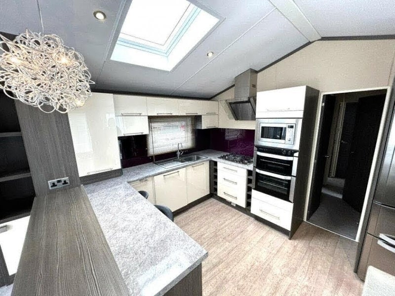 Room Rockley Holiday Park Road in Poole