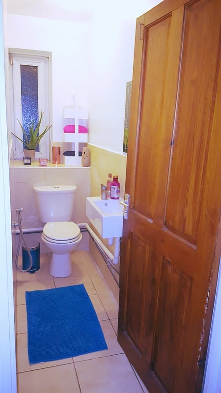 Room Dalling Road in Greater London