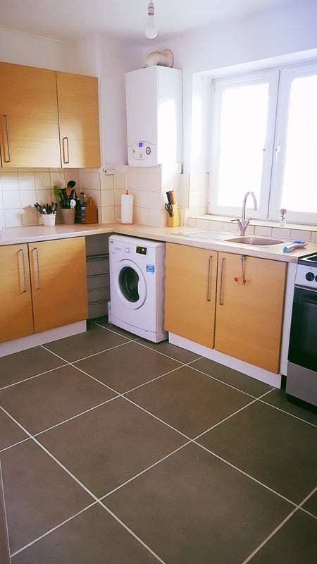 Room Dalling Road in Greater London