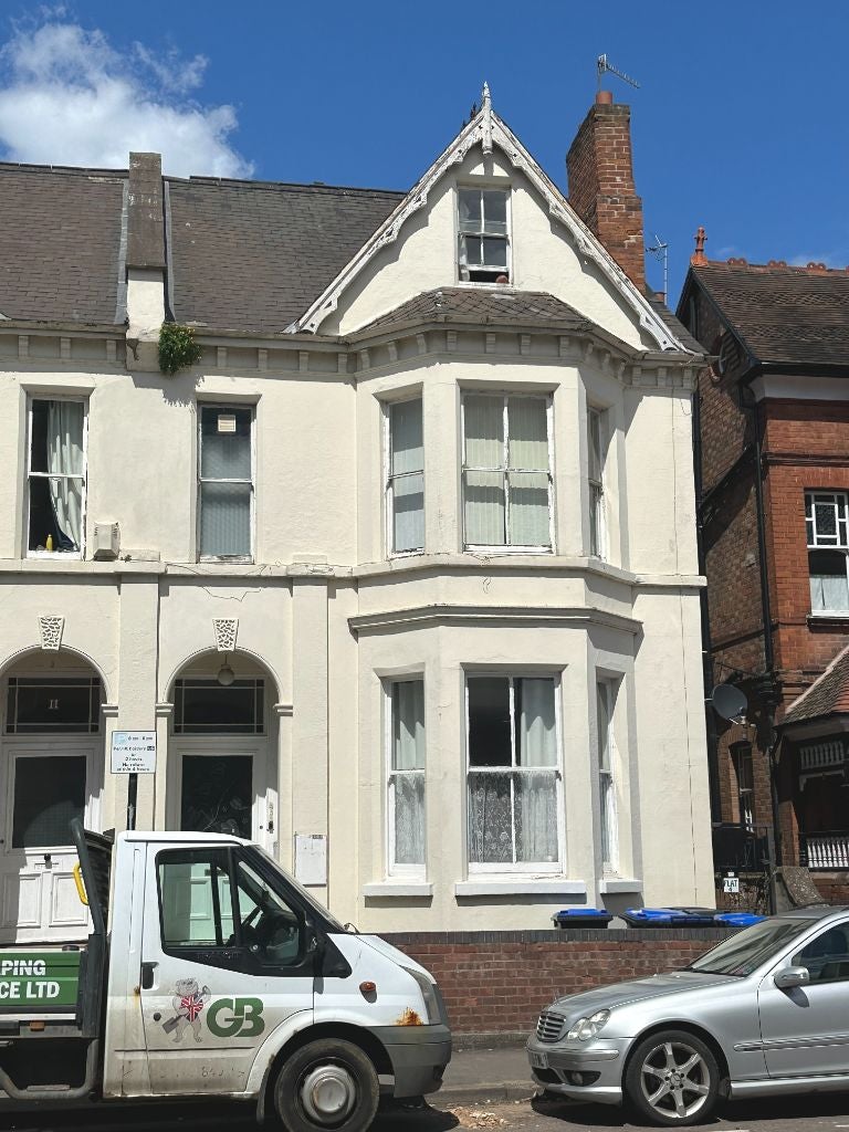 Flat Priory Terrace in Royal Leamington Spa