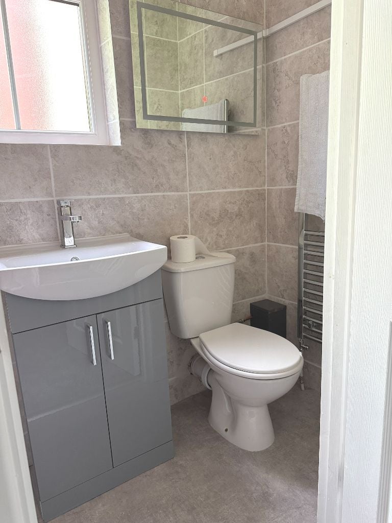 Flat Priory Terrace in Royal Leamington Spa