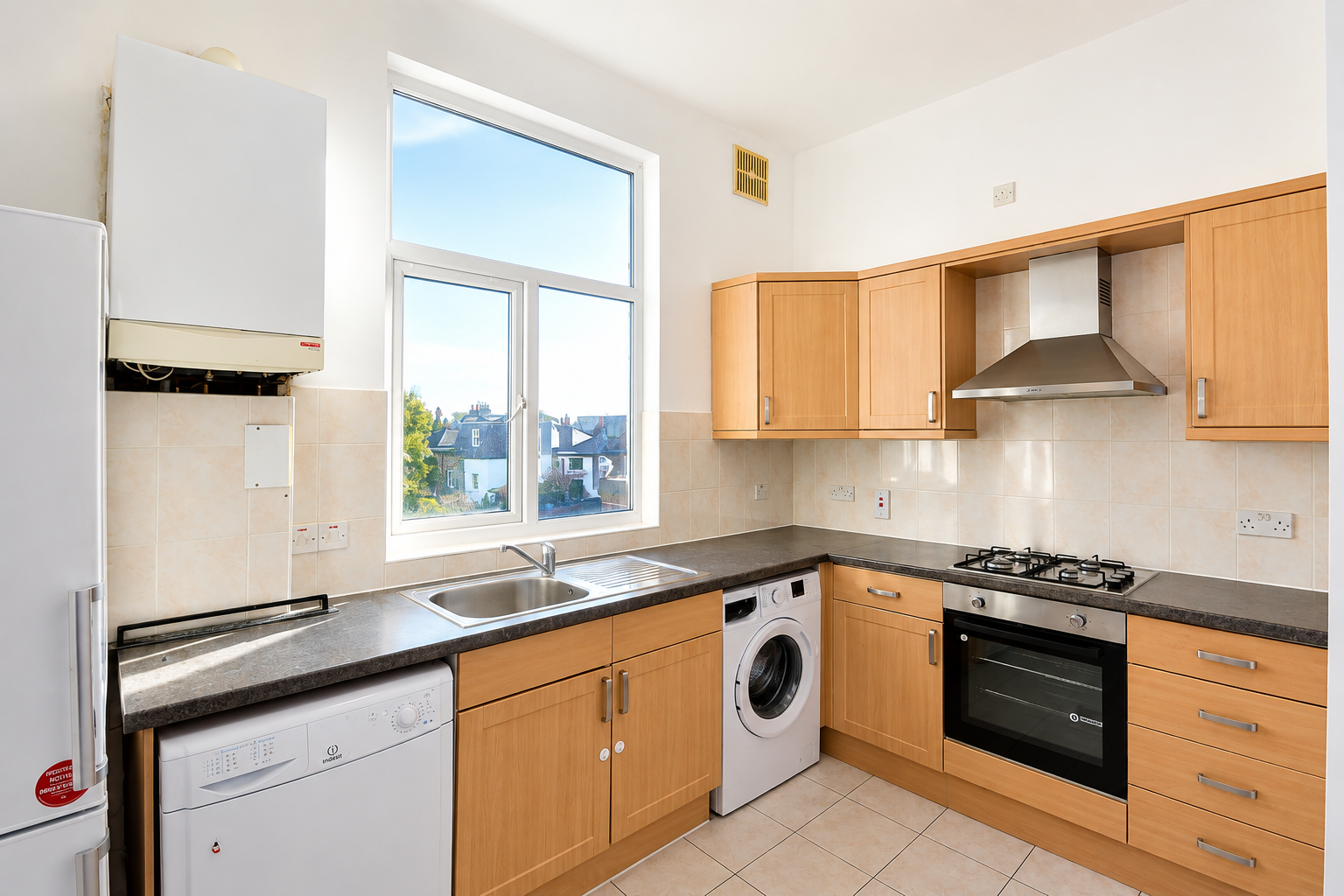 Flat Churchfield Road in Greater London