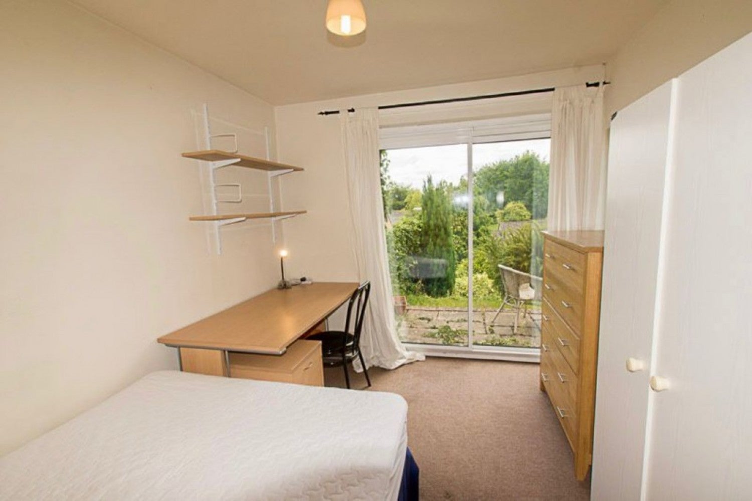 Room The Valley in Winchester