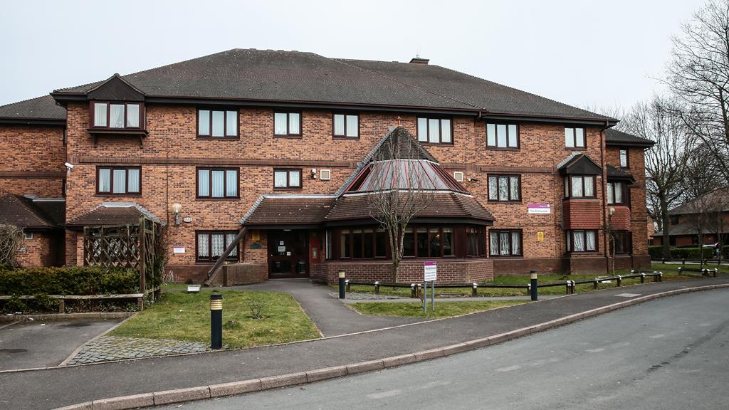 Flat Briar Wood Close in Wolverhampton