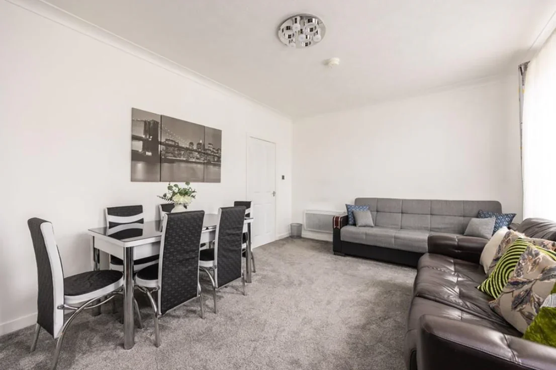Flat Ferry Road Place in City of Edinburgh