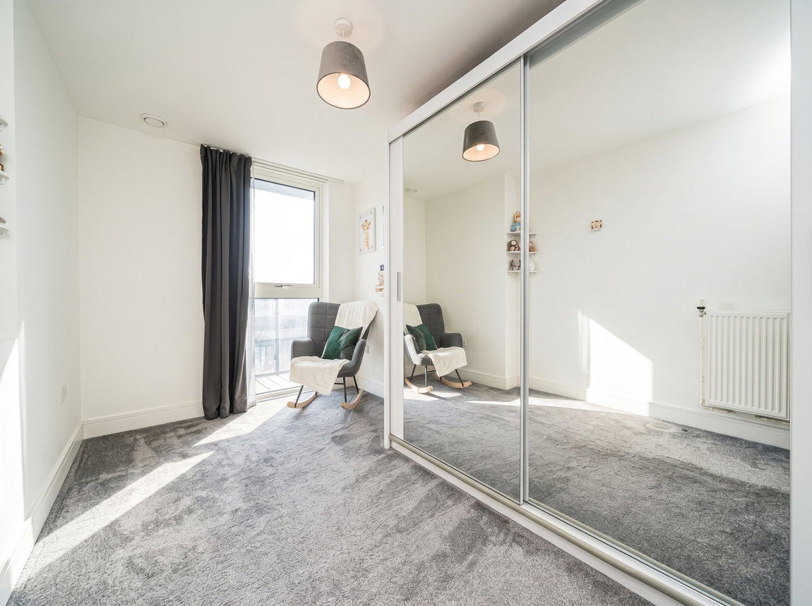 Flat Dowells Street in Greater London