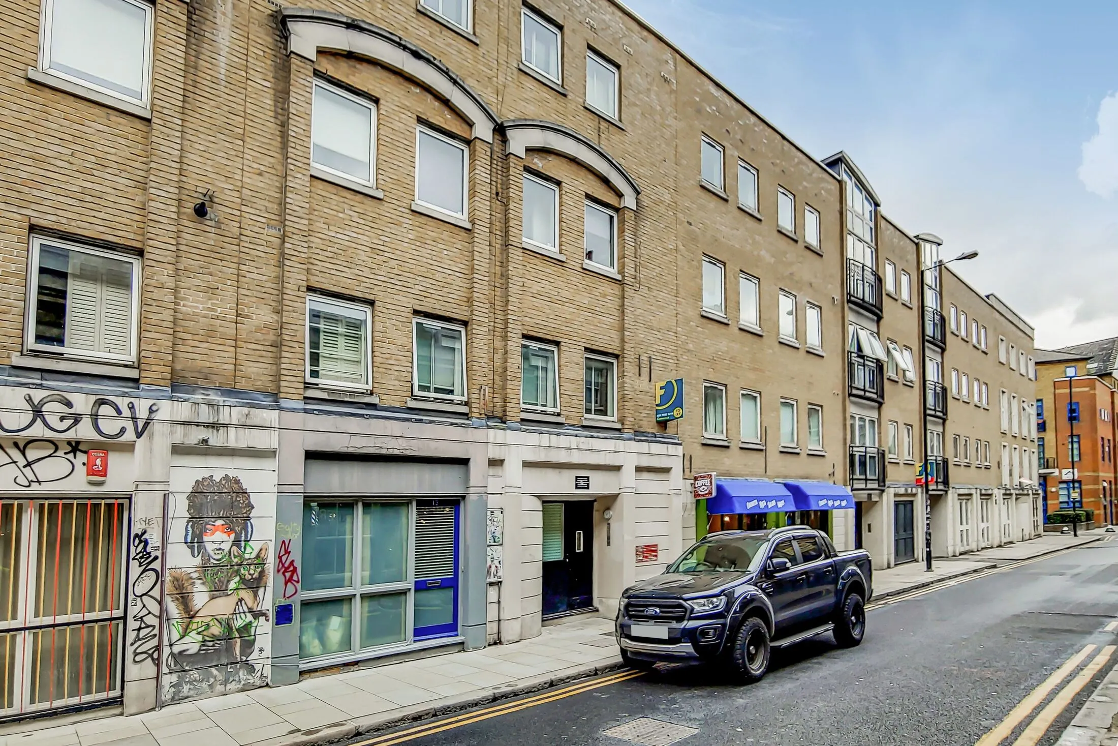 Flat Brick Lane in Greater London