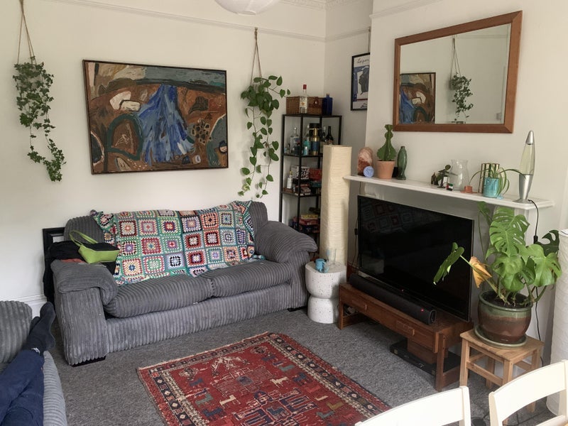 Room Effingham Road in Bristol
