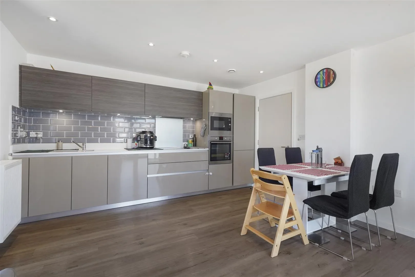 Flat Fishers Way in Greater London
