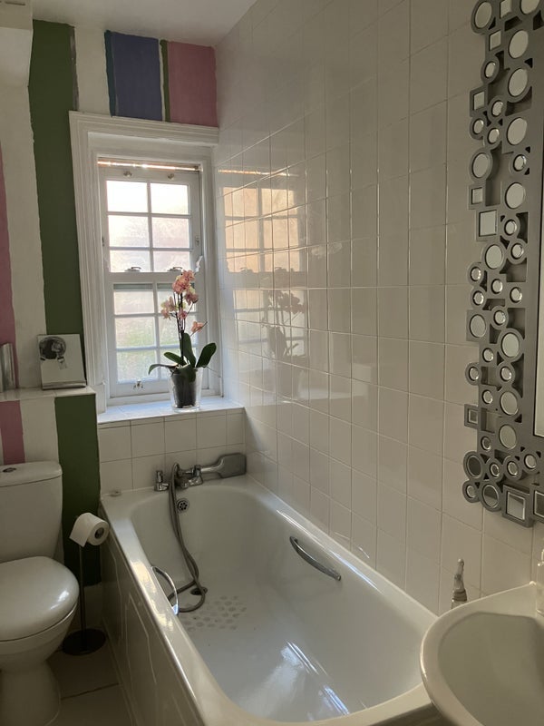 Room Douglas Street in City of Westminster