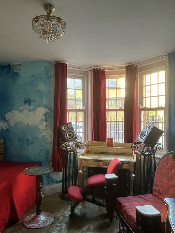 Room Douglas Street in City of Westminster