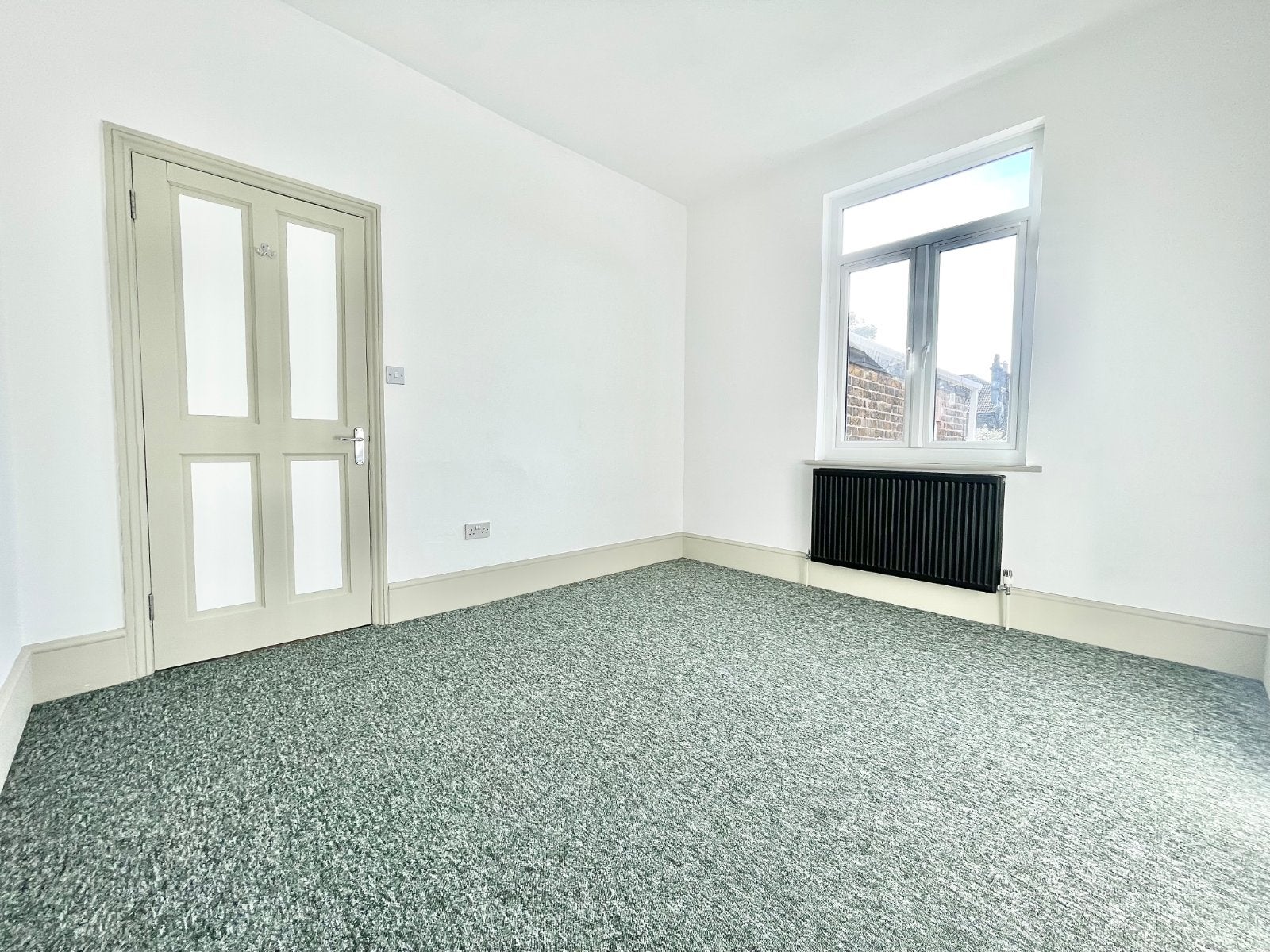 Flat The Broadway in Thanet