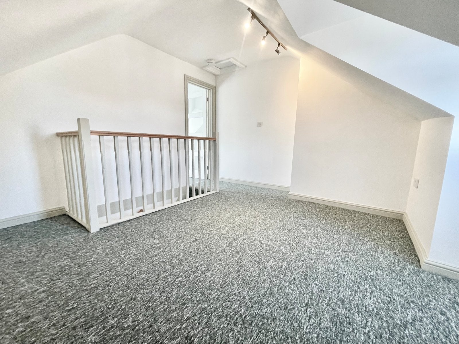 Flat The Broadway in Thanet