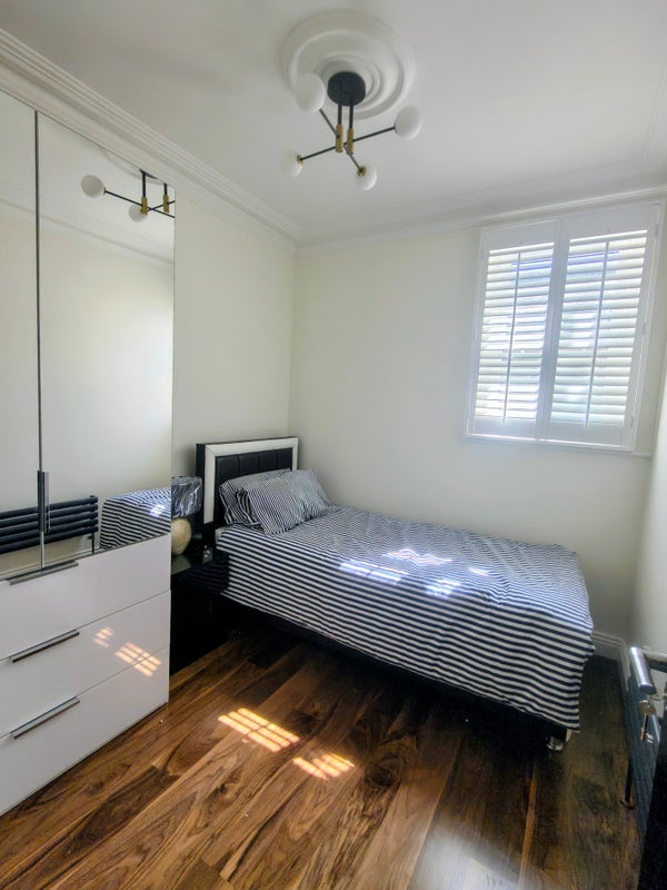 Room Park Avenue in Greater London