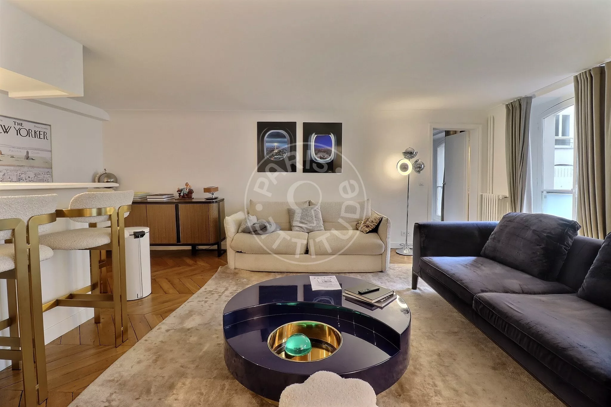Flat Avenue Montaigne in Paris