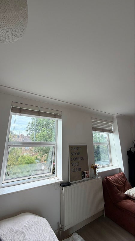 Room Clarence Road in Greater London