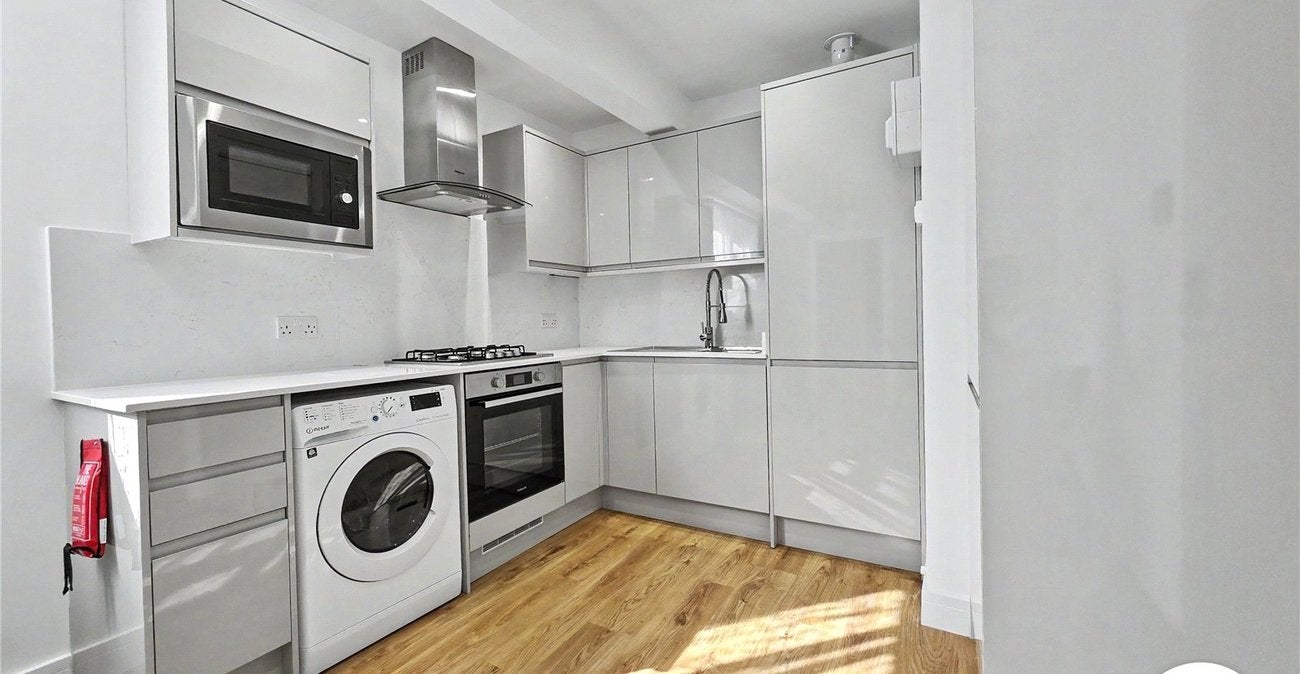 Flat High Street in Greater London
