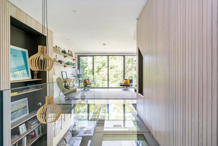 Flat Hogarth Court in Greater London