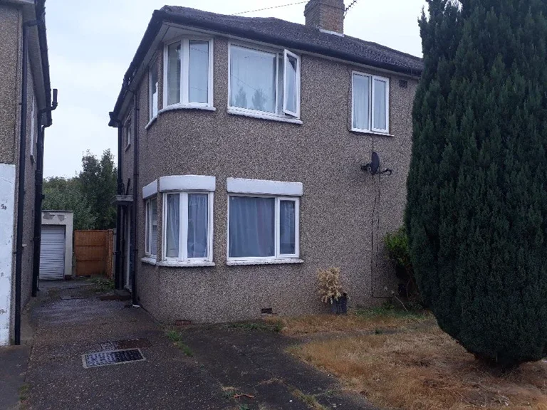 House Uxbridge Road in Greater London