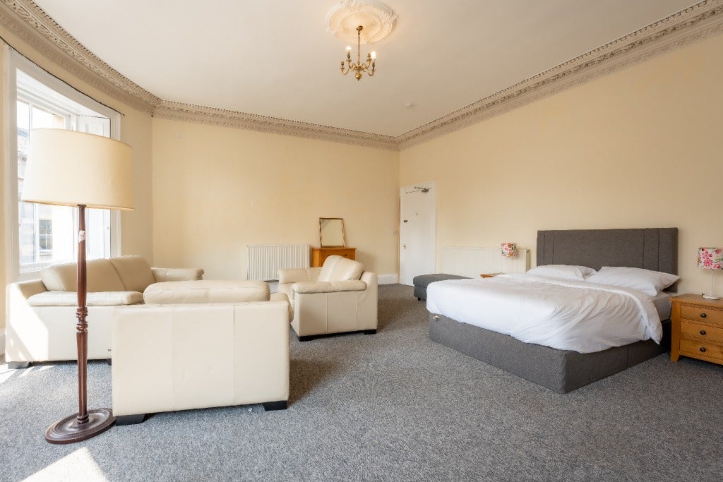 Room South Clerk Street in City of Edinburgh