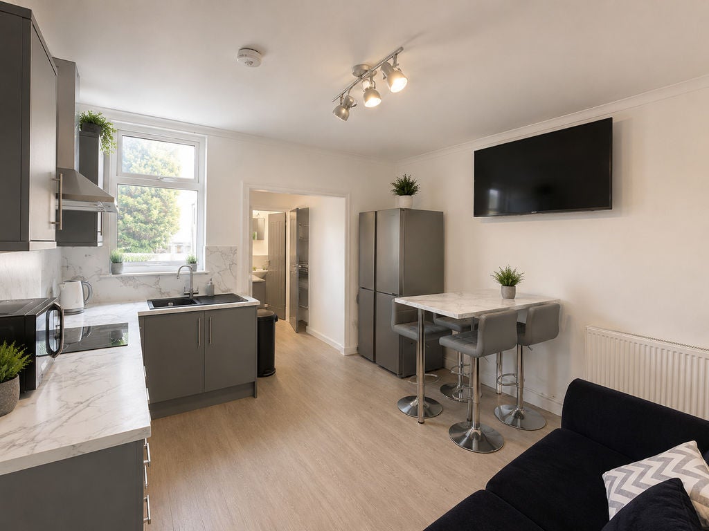 Room Chatsworth Avenue in Nottingham