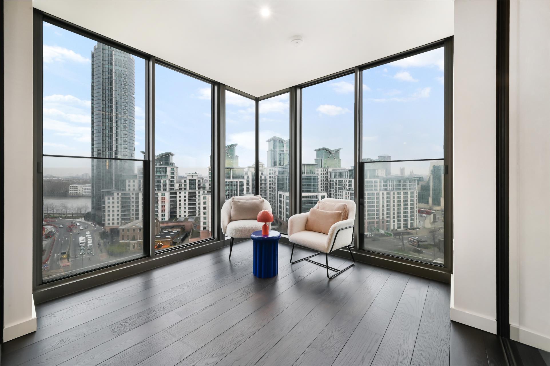 Flat Pascal Square in Greater London