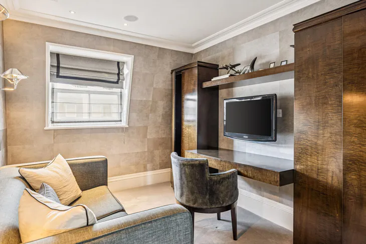 Flat Eaton Place in City of Westminster