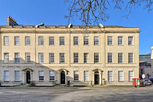 Flat Portland Square in Bristol