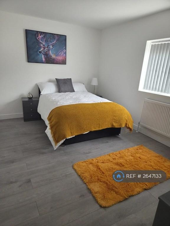 Room Oval Road in Sandwell