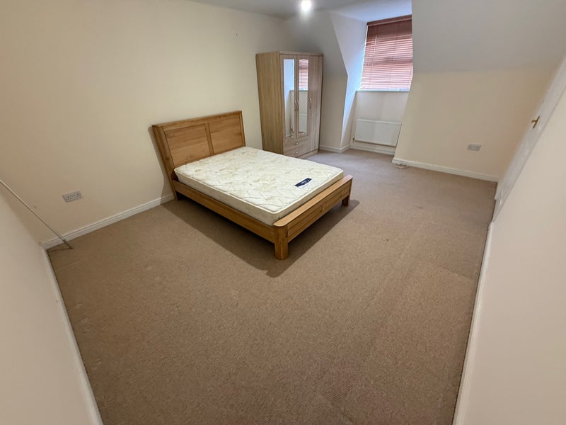 Room Trostrey Road in Birmingham