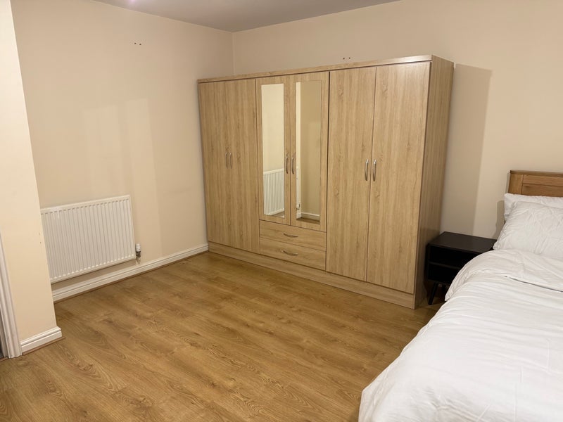 Room Trostrey Road in Birmingham