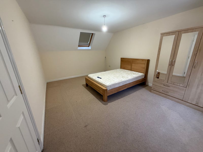 Room Trostrey Road in Birmingham