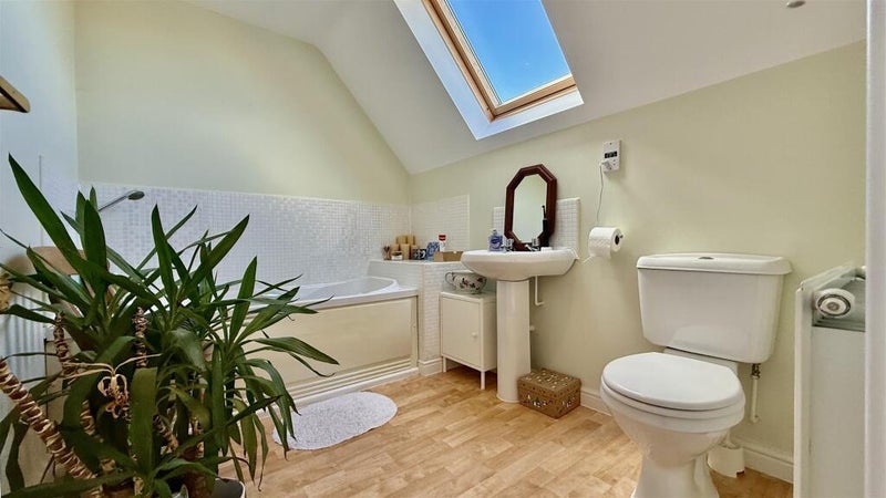 Room Trostrey Road in Birmingham