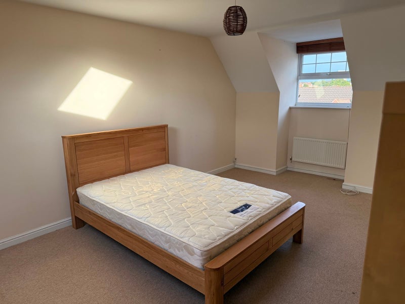 Room Trostrey Road in Birmingham
