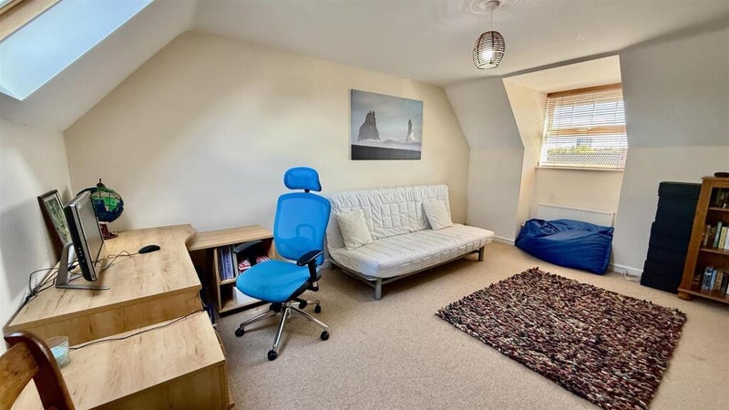 Room Trostrey Road in Birmingham
